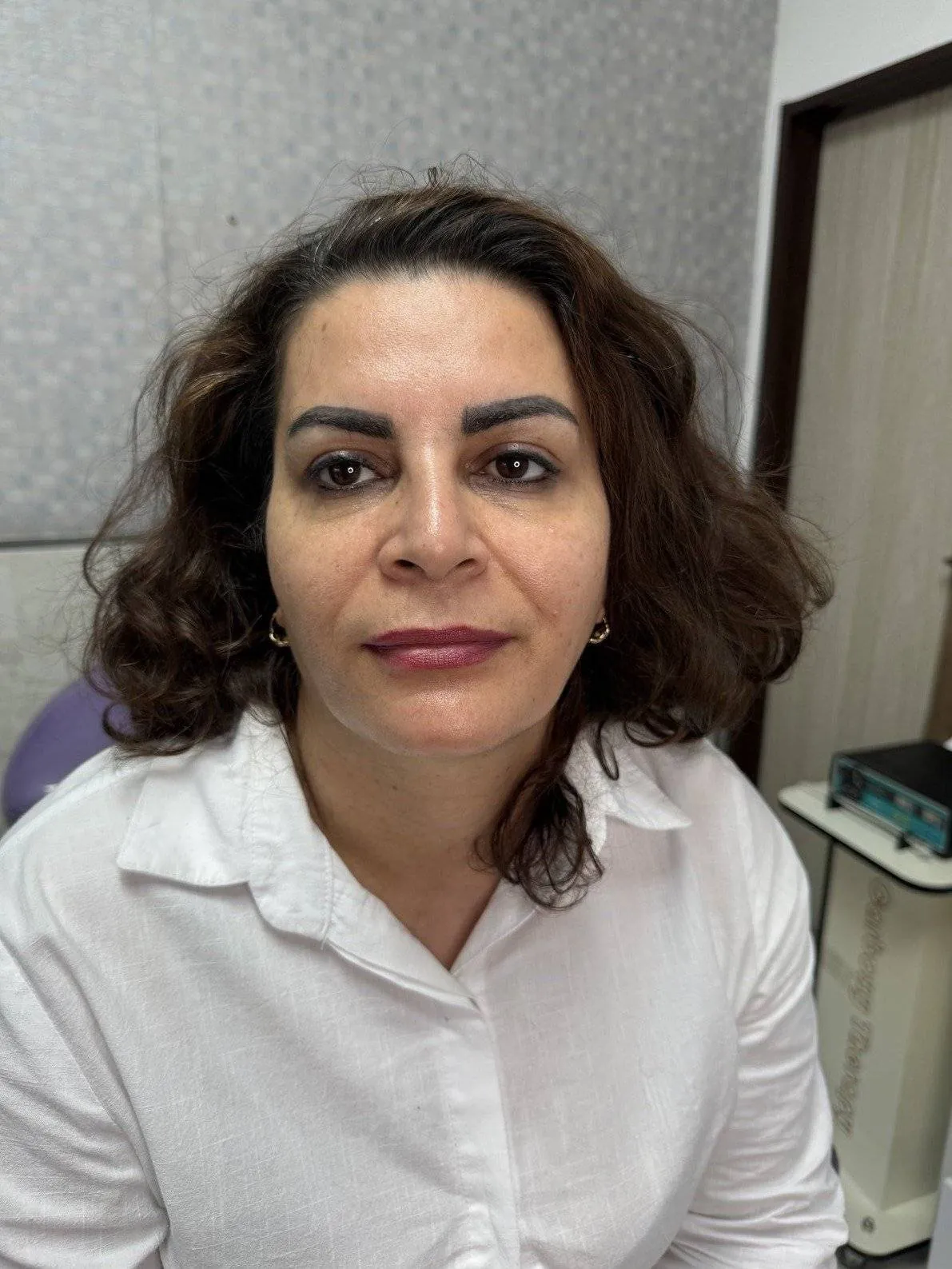 جوانسازی پوست چیست؟ مقایسه روش‌های غیرجراحی محبوب